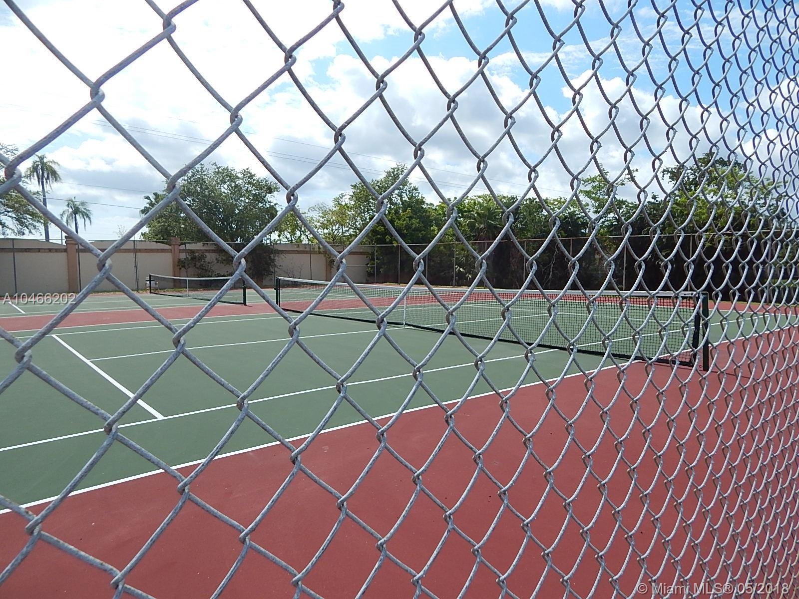 SUNRISE LAKES 40 CONDO - Residential Lease