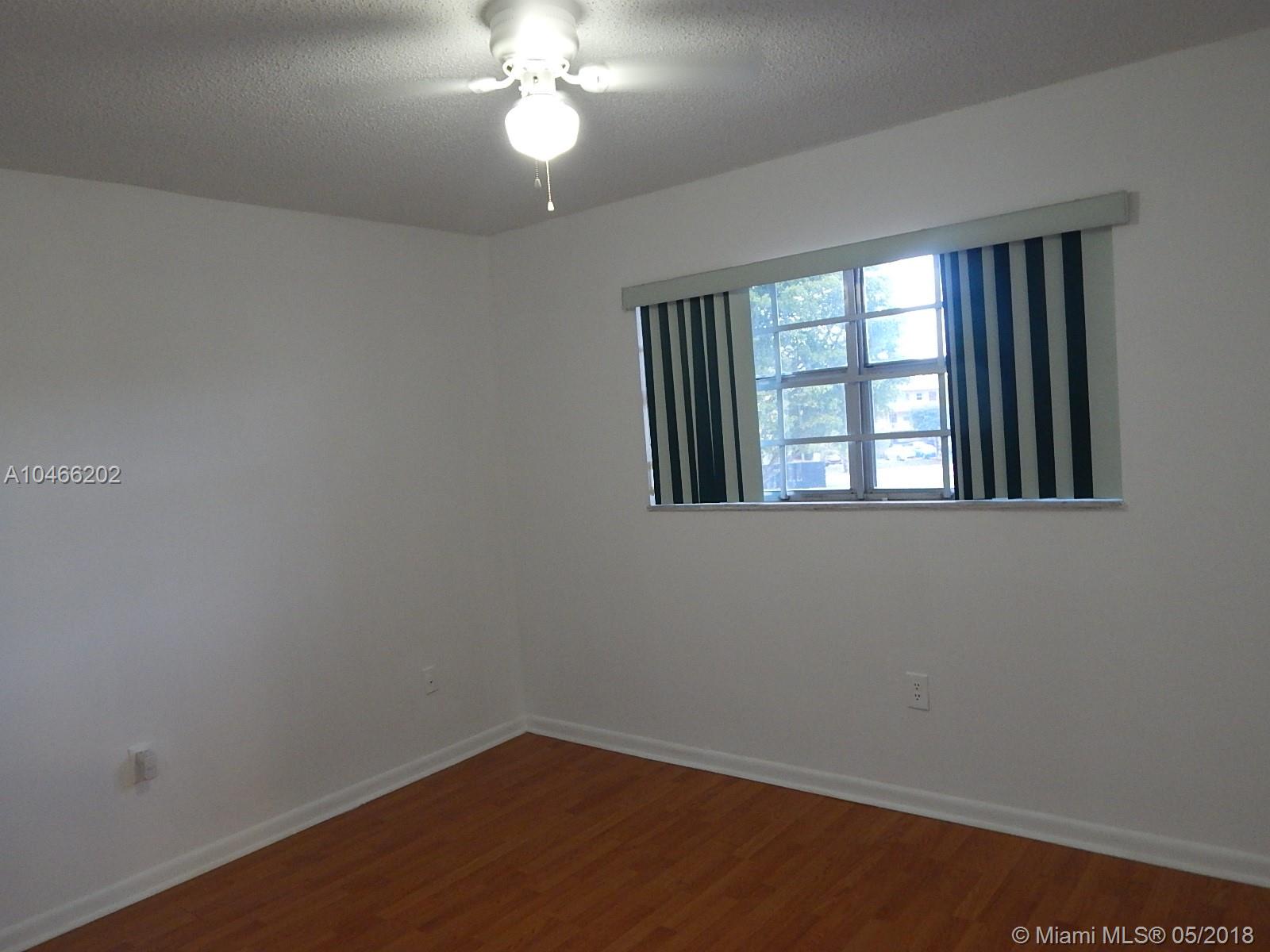 SUNRISE LAKES 40 CONDO - Residential Lease