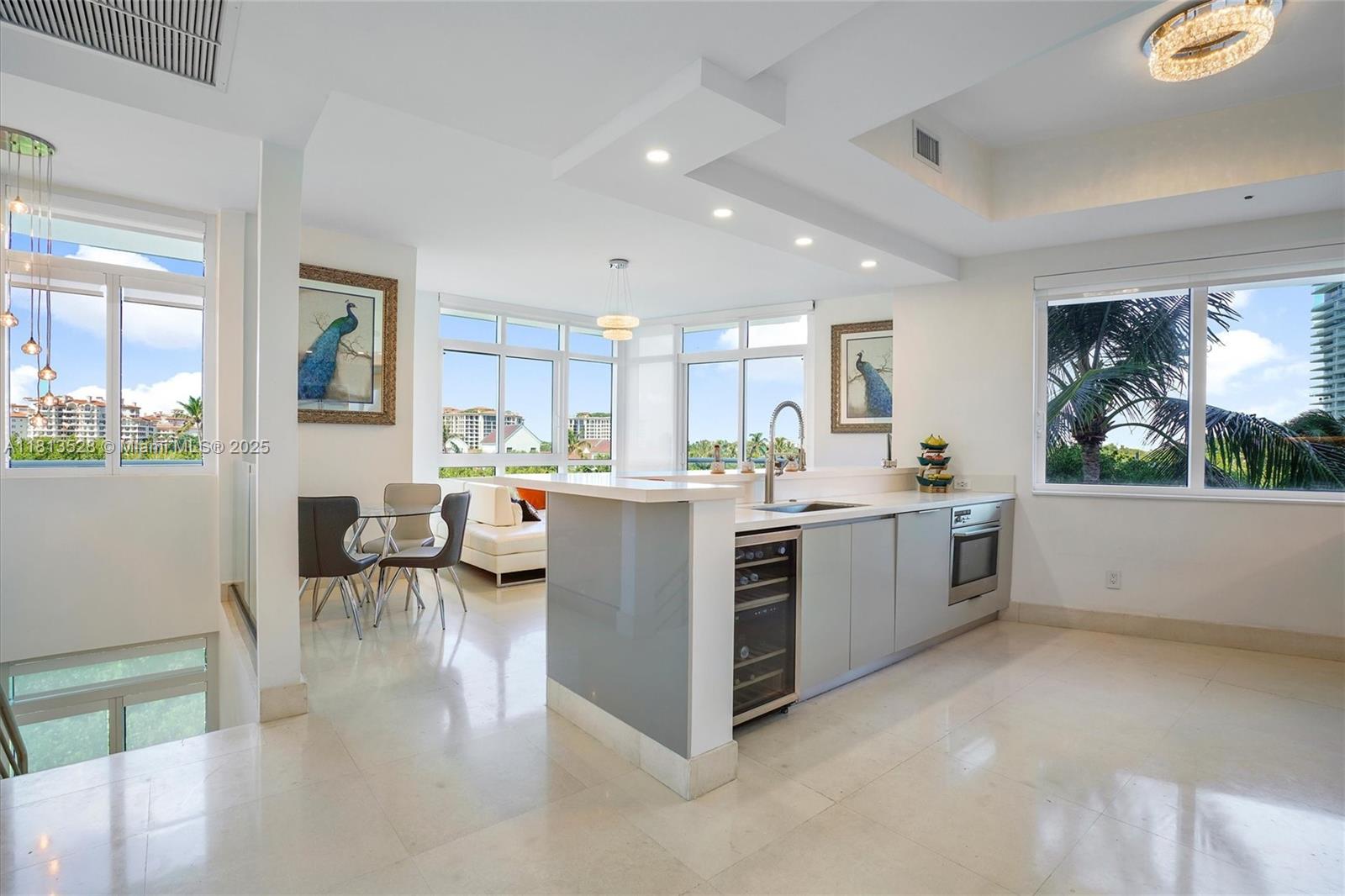 CONTINUUM ON SOUTH BEACH - Residential Lease