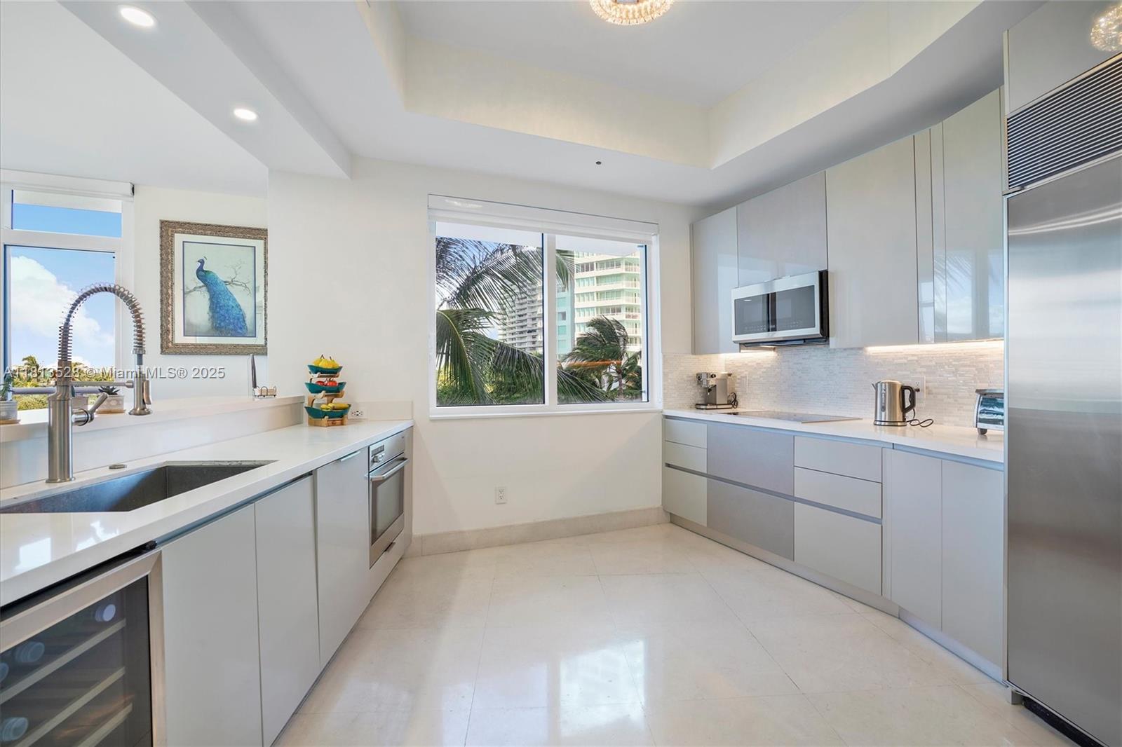 CONTINUUM ON SOUTH BEACH - Residential Lease