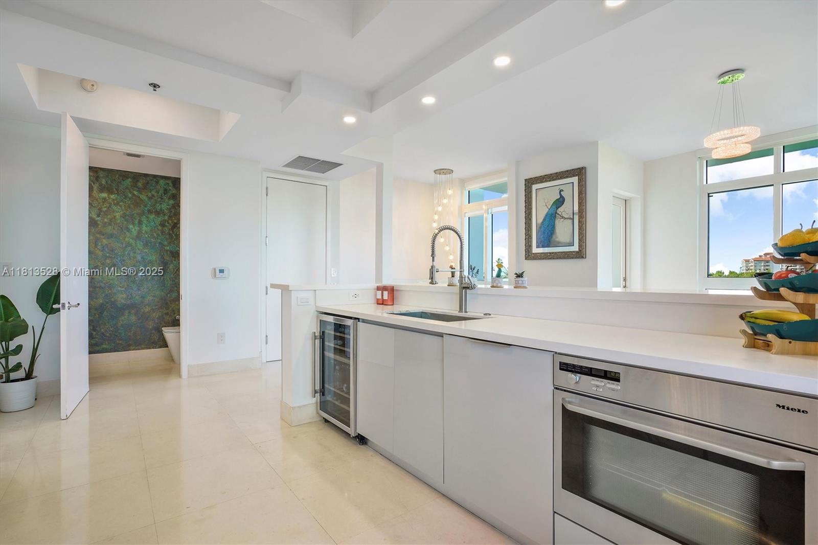 CONTINUUM ON SOUTH BEACH - Residential Lease