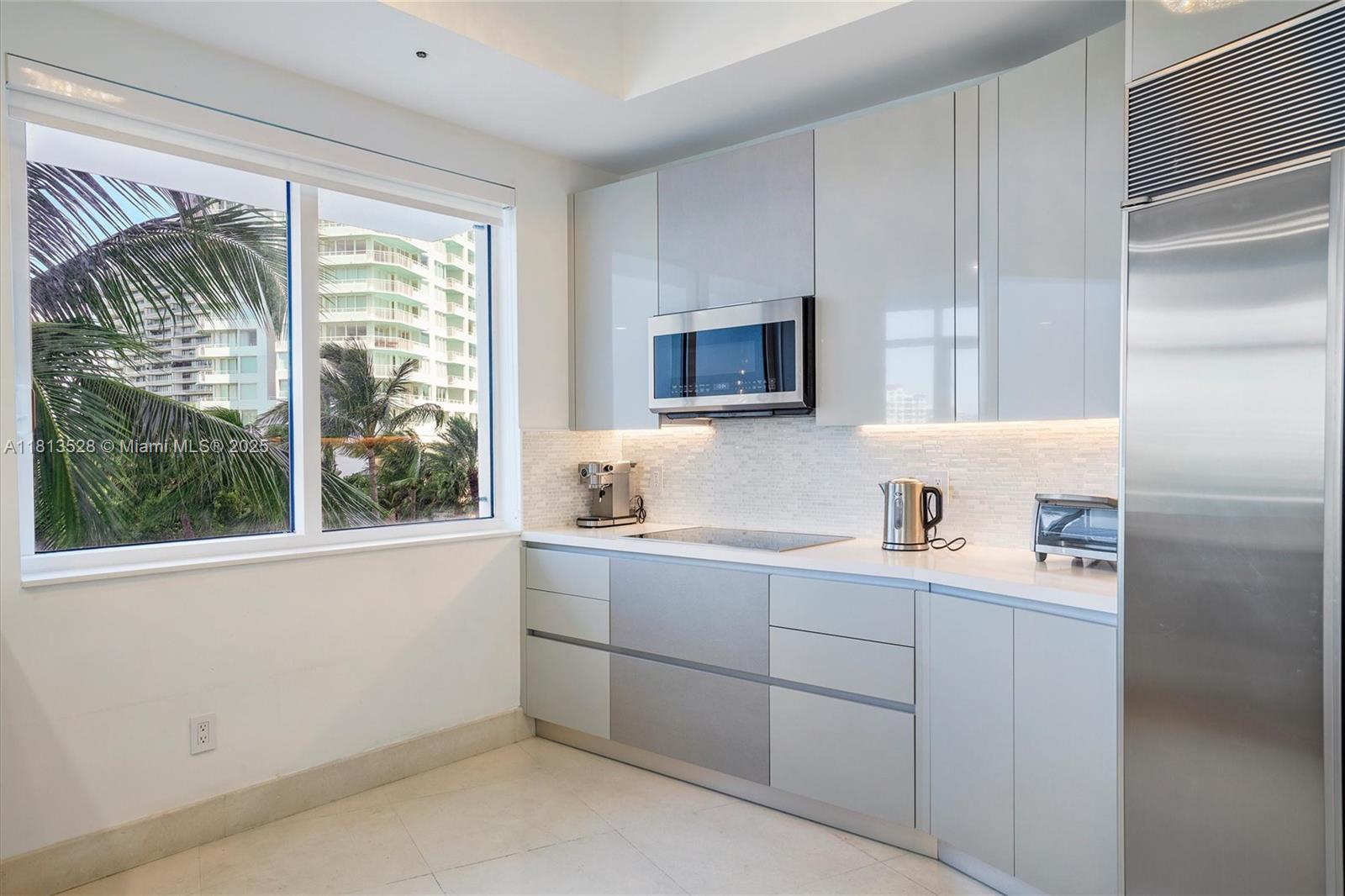 CONTINUUM ON SOUTH BEACH - Residential Lease
