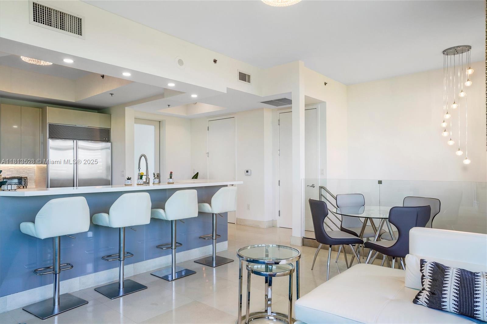 CONTINUUM ON SOUTH BEACH - Residential Lease