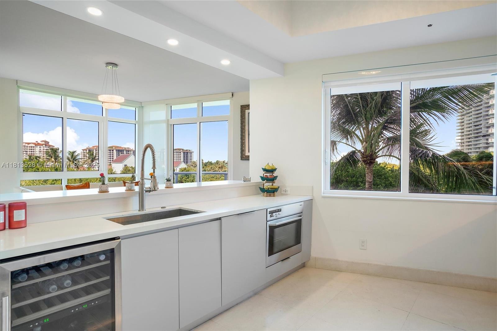 CONTINUUM ON SOUTH BEACH - Residential Lease