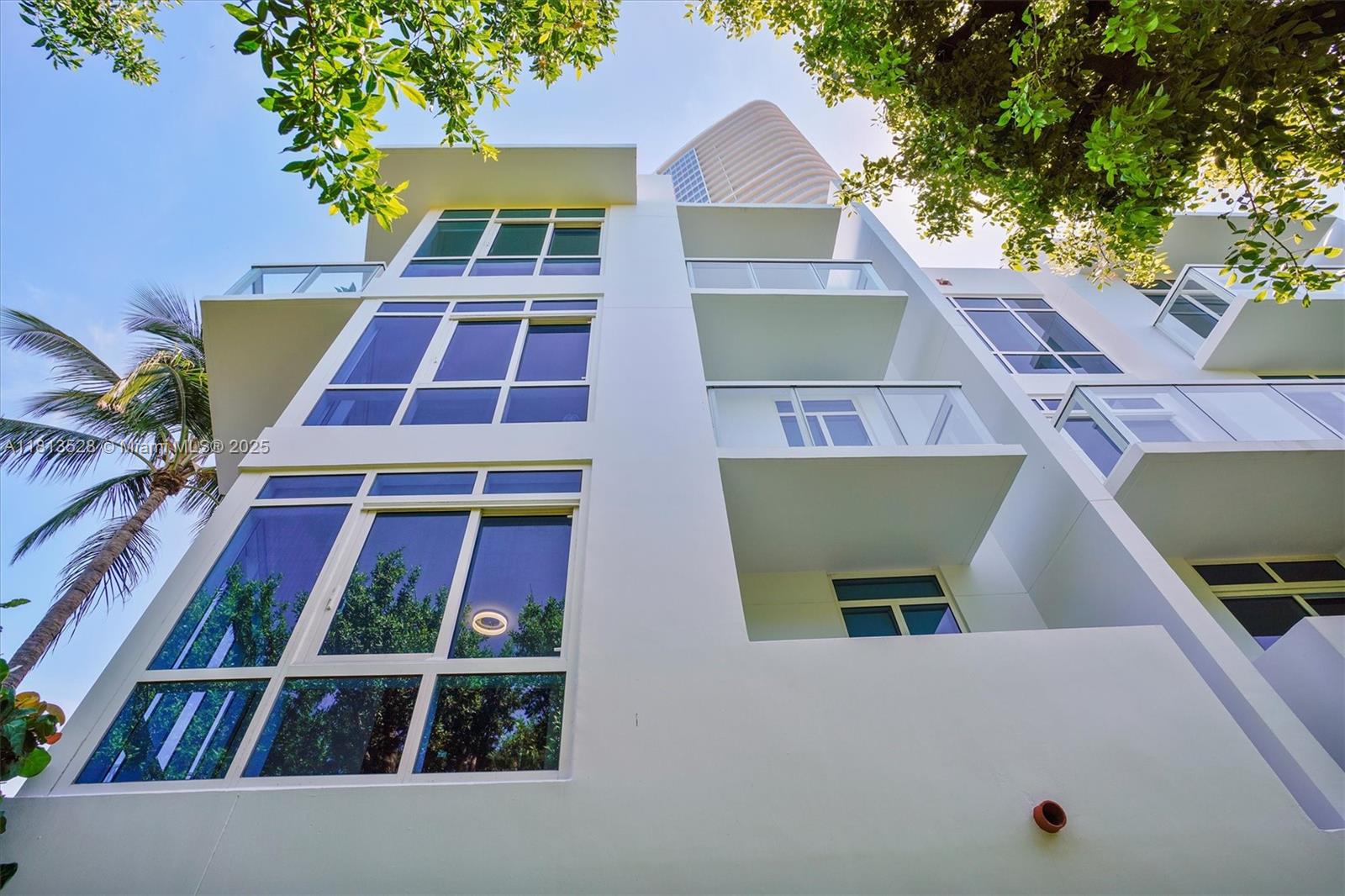 CONTINUUM ON SOUTH BEACH - Residential Lease
