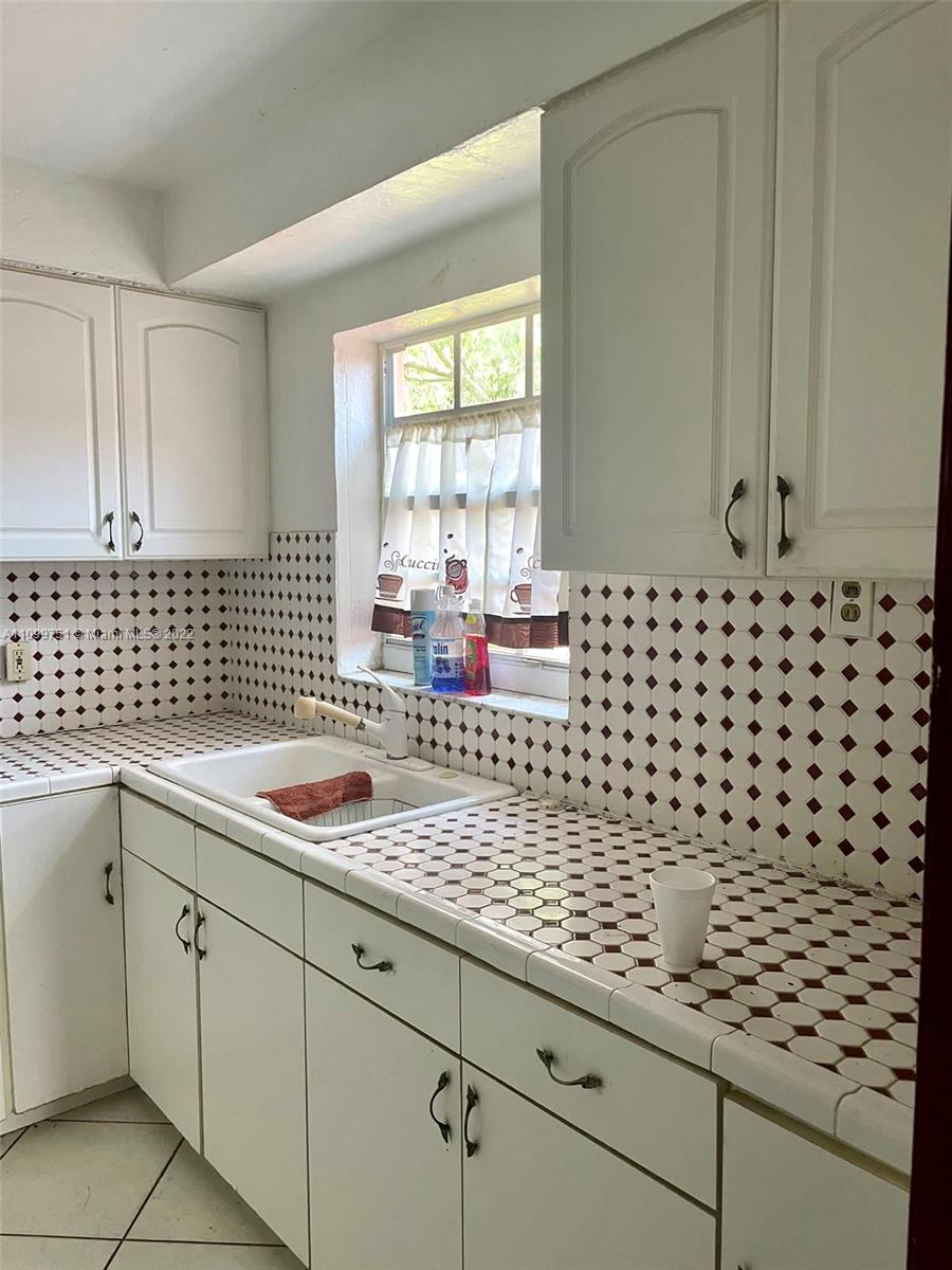 SOUTH HOLLYWOOD AMD PLAT - Residential