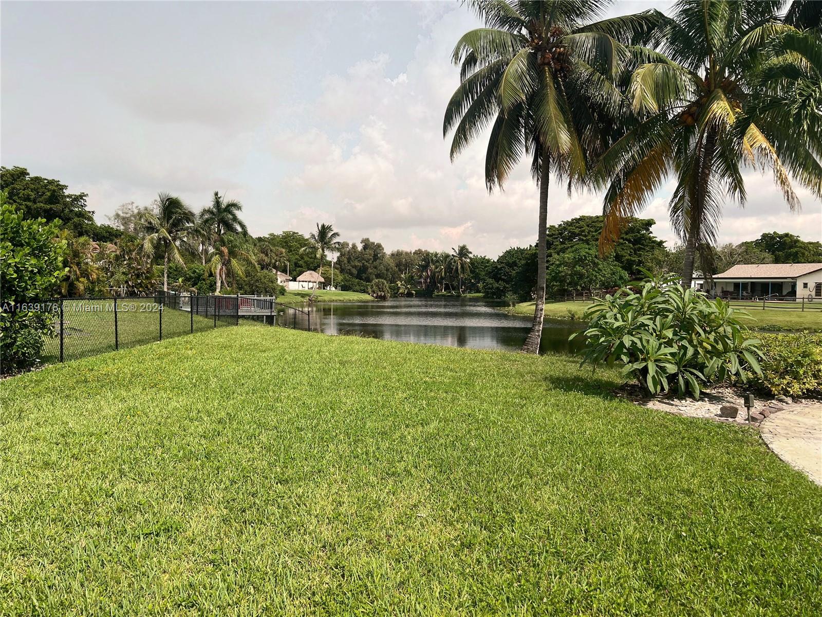 Photo 3 of 29 of 8649 SW 51st St house