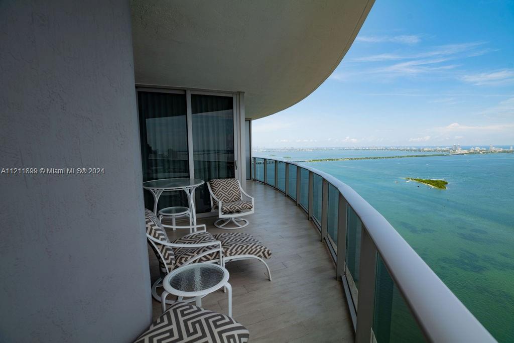 ARIA ON THE BAY CONDO - Residential