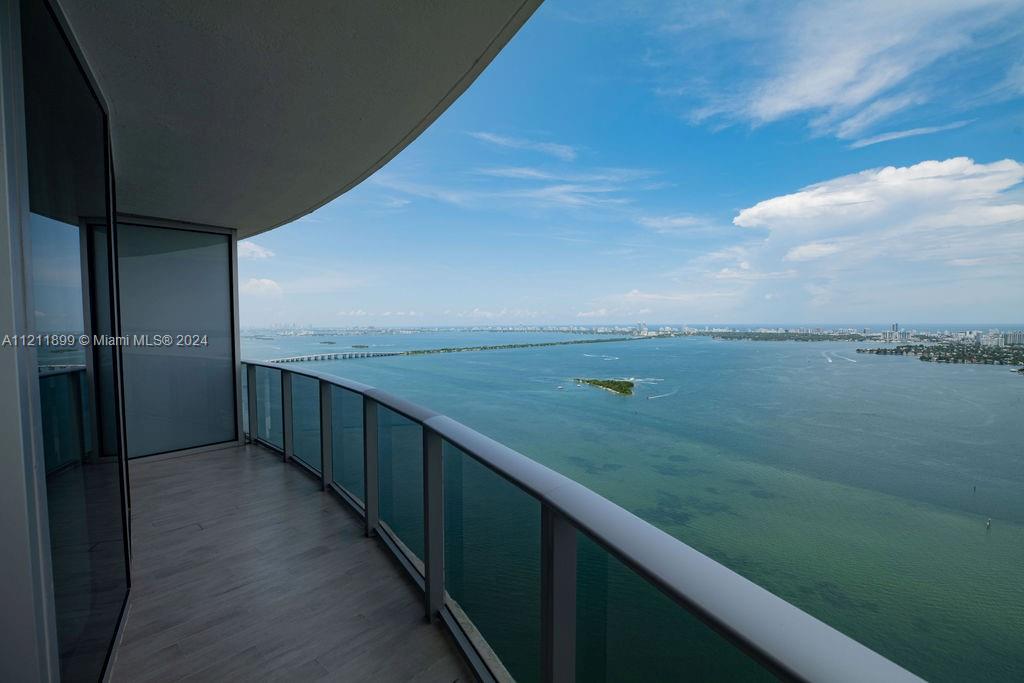 ARIA ON THE BAY CONDO - Residential