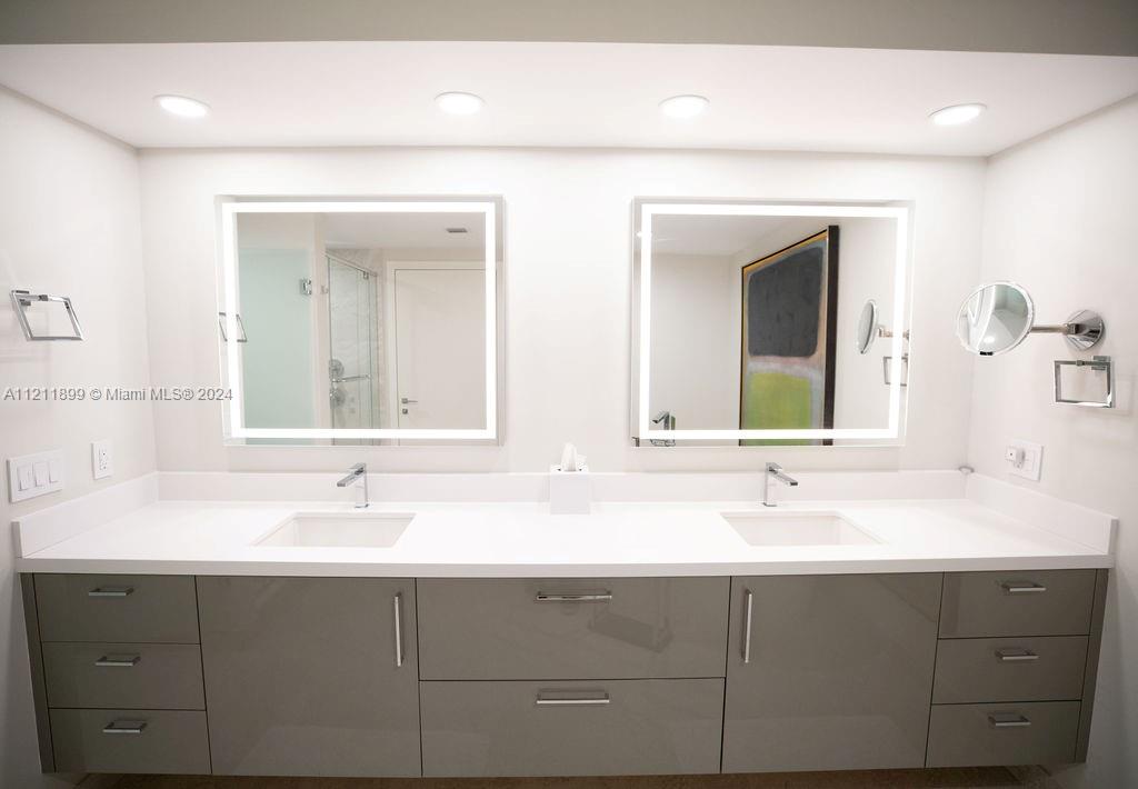 ARIA ON THE BAY CONDO - Residential