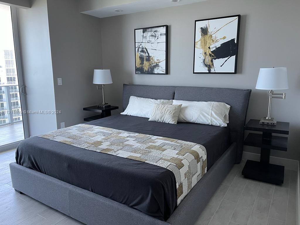 ARIA ON THE BAY CONDO - Residential