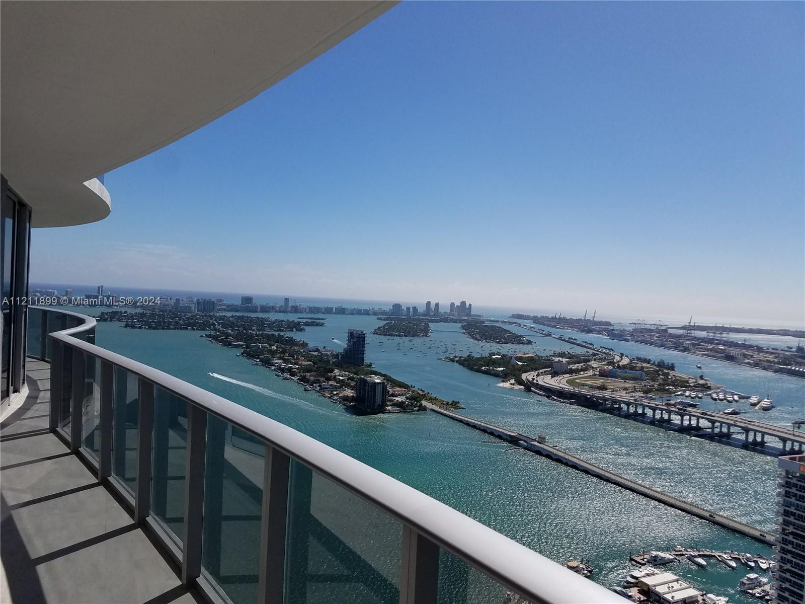 ARIA ON THE BAY CONDO - Residential