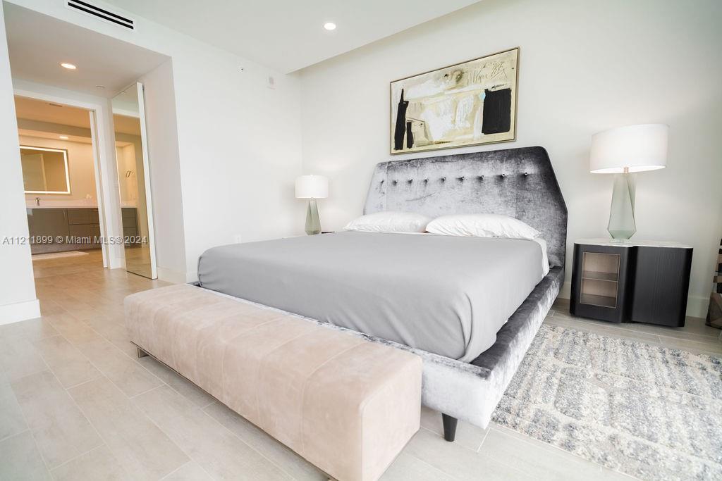 ARIA ON THE BAY CONDO - Residential