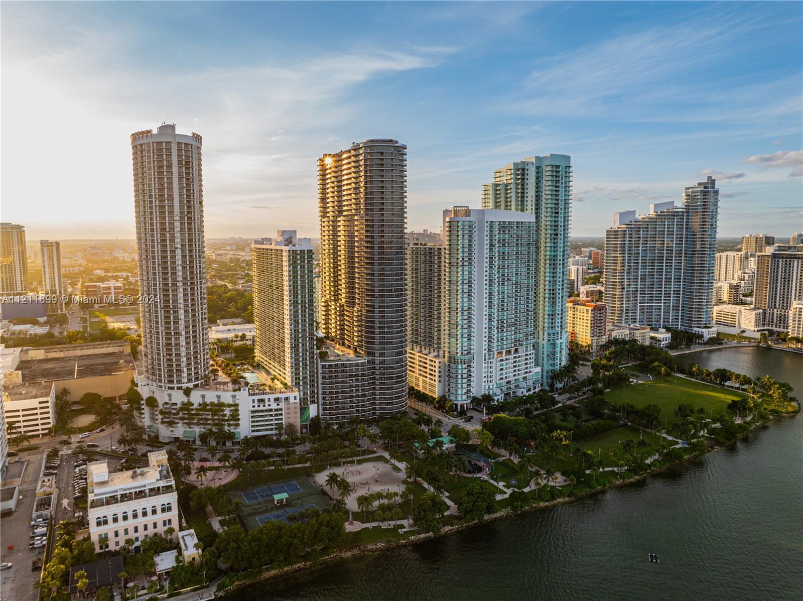 ARIA ON THE BAY CONDO - Residential