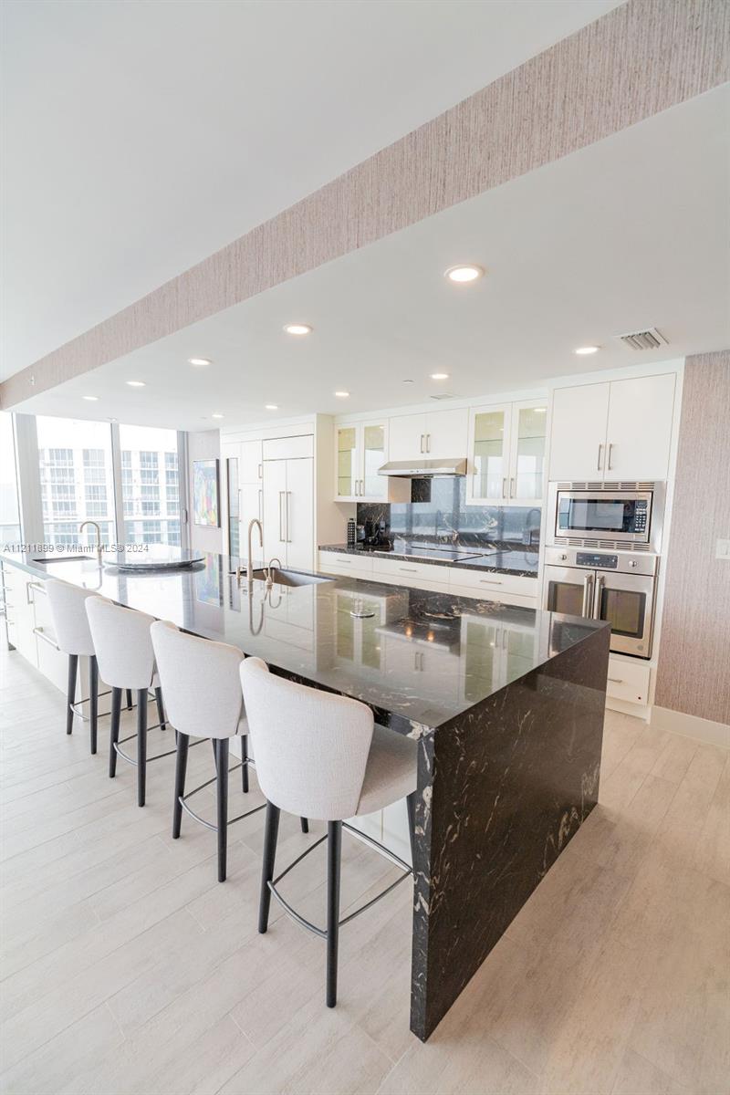ARIA ON THE BAY CONDO - Residential