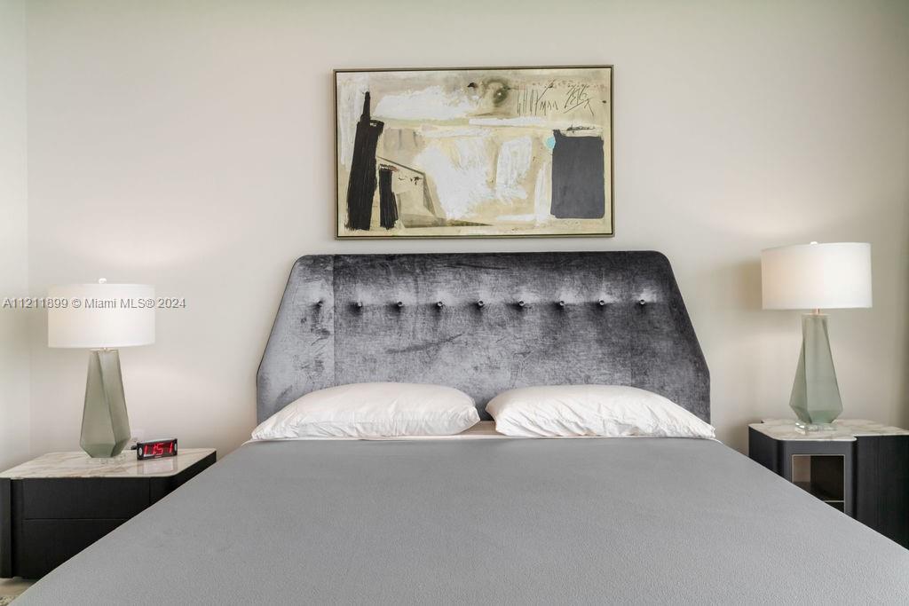 ARIA ON THE BAY CONDO - Residential