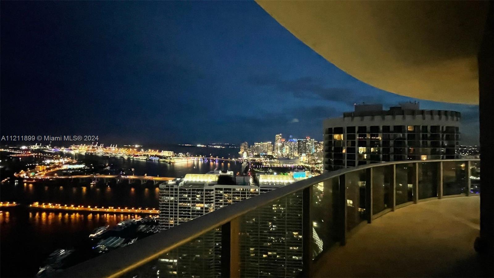 ARIA ON THE BAY CONDO - Residential