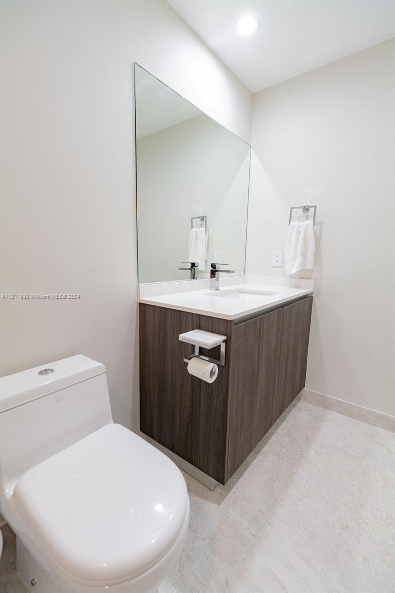 ARIA ON THE BAY CONDO - Residential