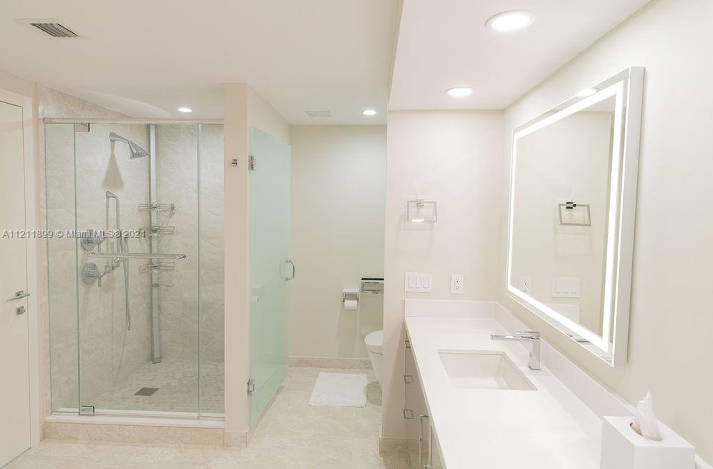 ARIA ON THE BAY CONDO - Residential