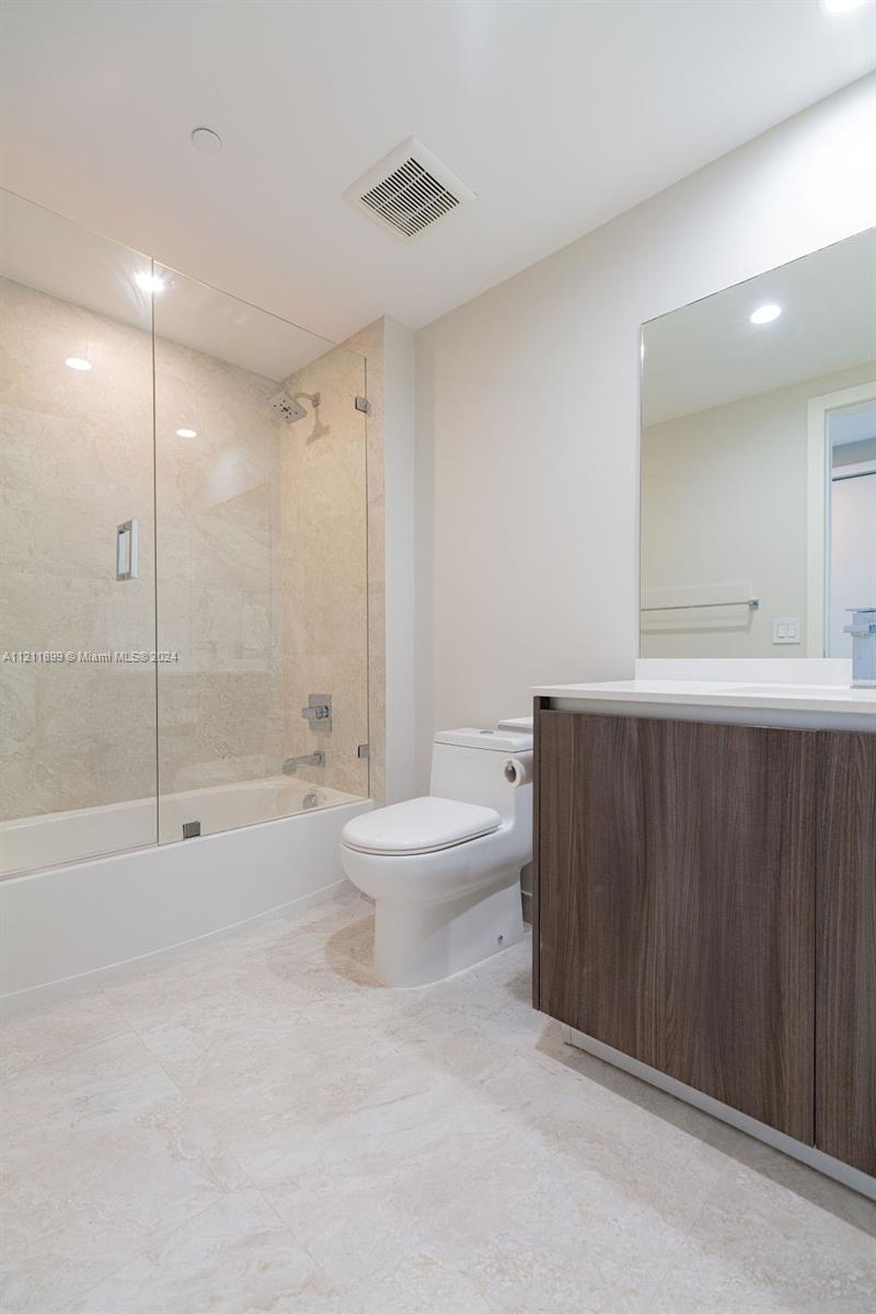 ARIA ON THE BAY CONDO - Residential