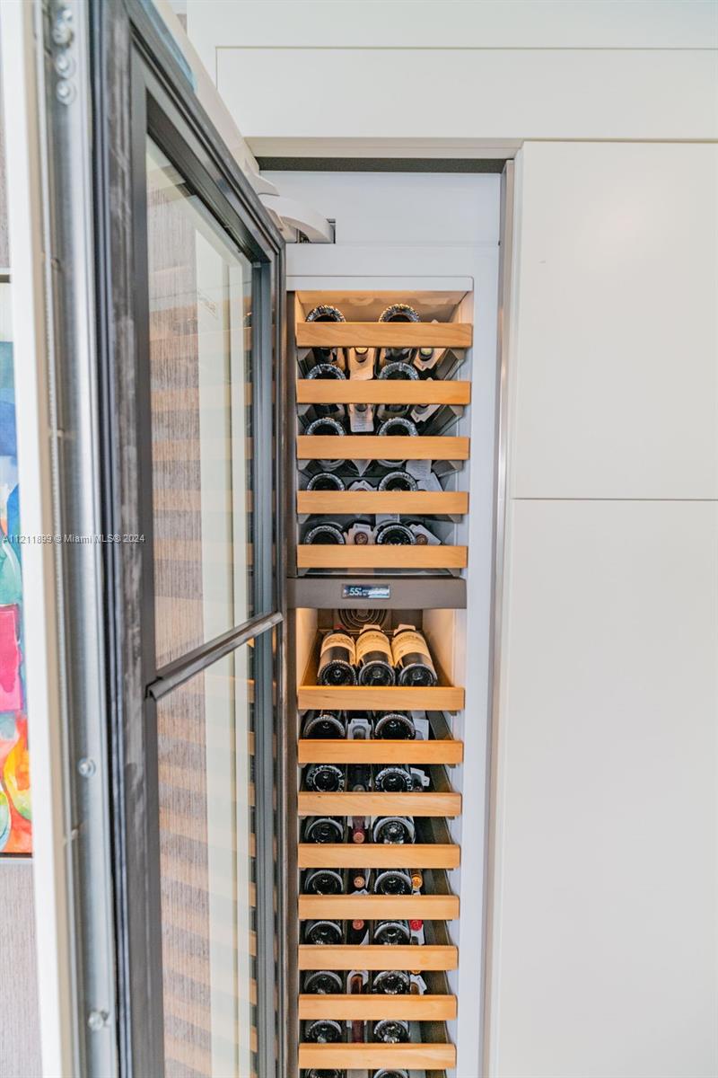 ARIA ON THE BAY CONDO - Residential