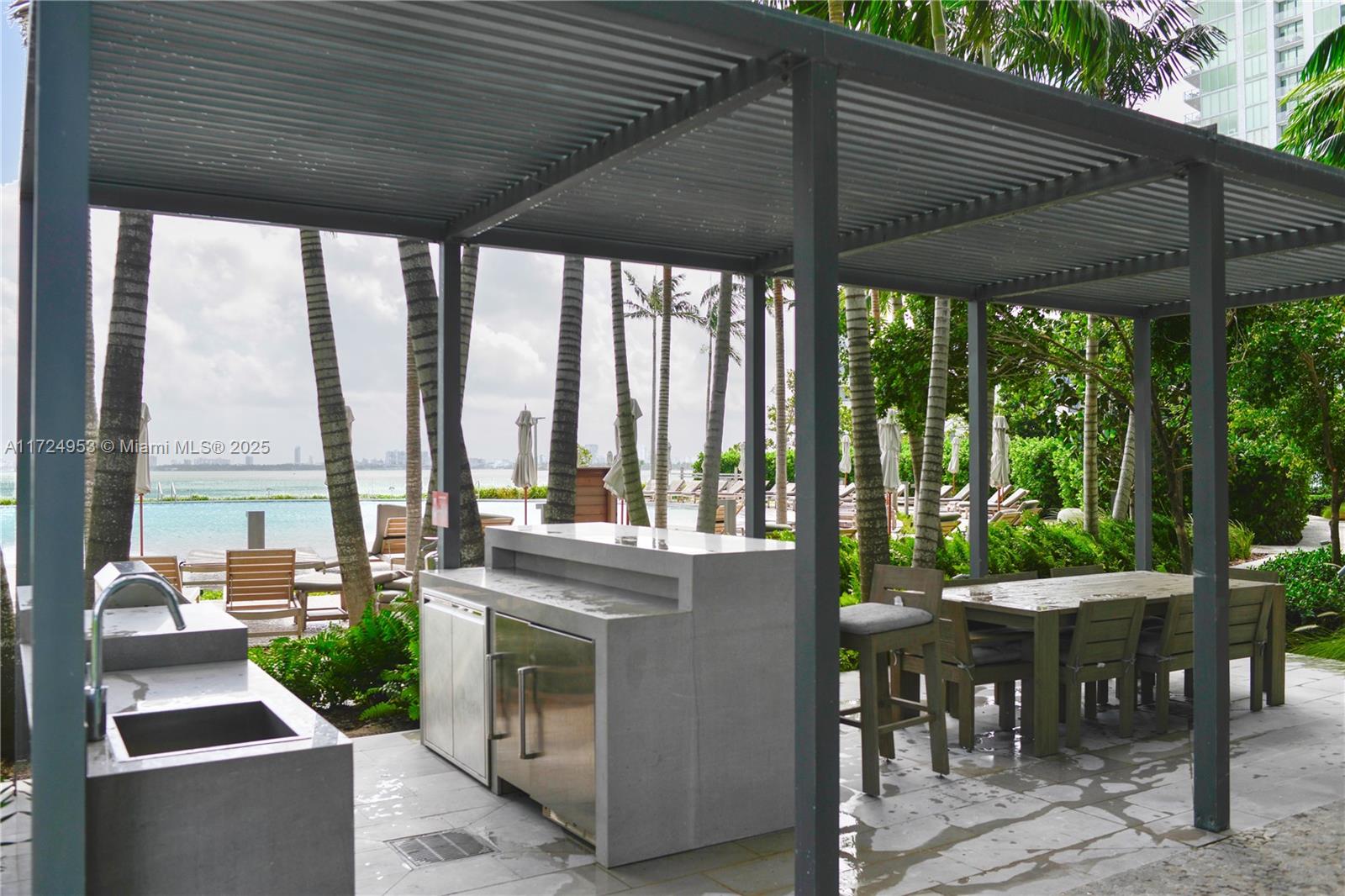 PARAISO BAY CONDO - Residential