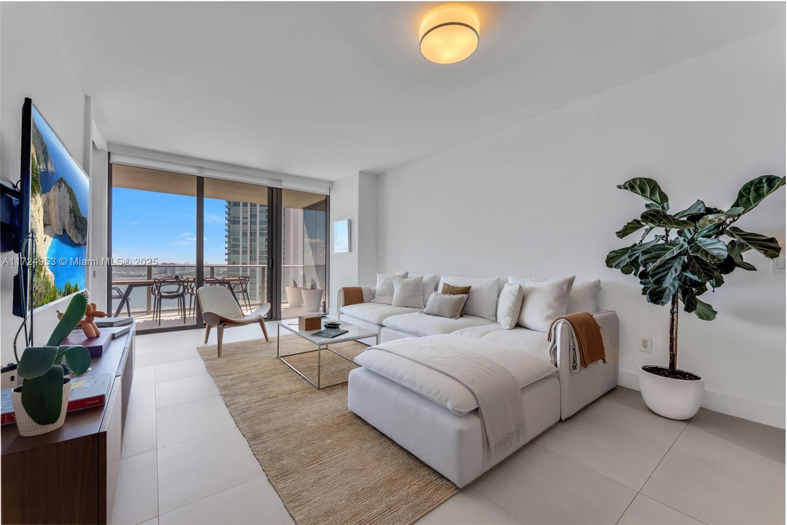 PARAISO BAY CONDO - Residential