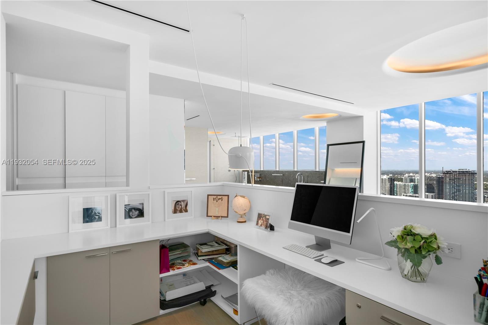 PARAMOUNT BAY CONDO - Residential