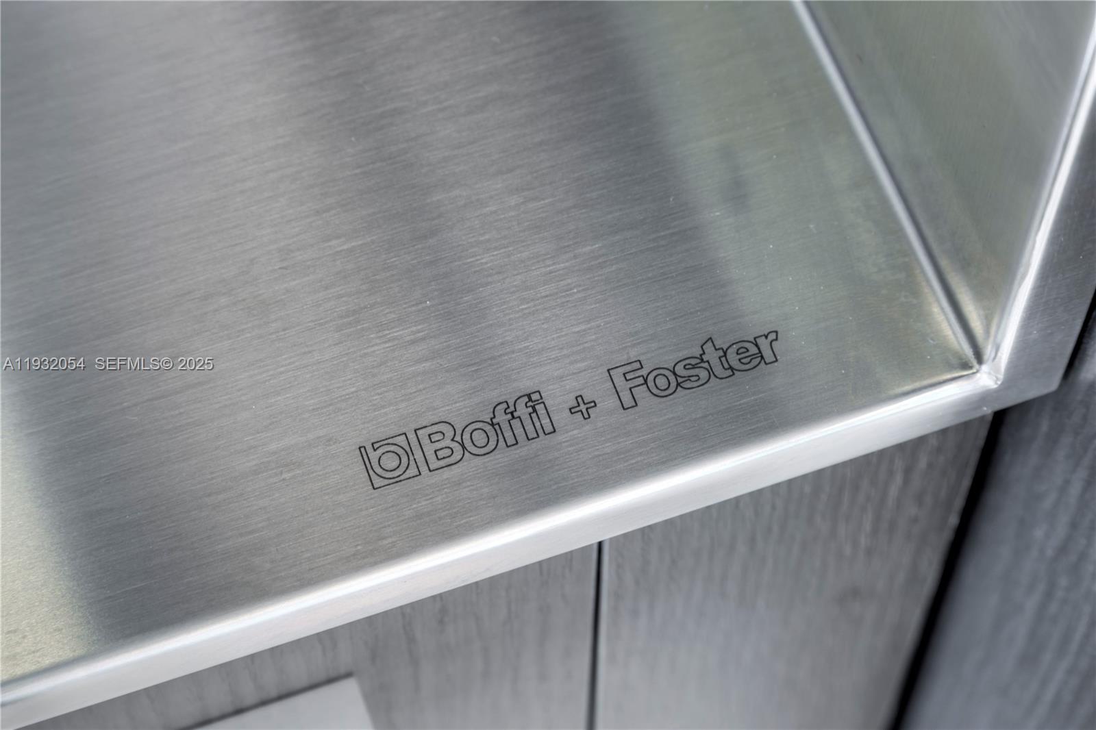 PARAMOUNT BAY CONDO - Residential