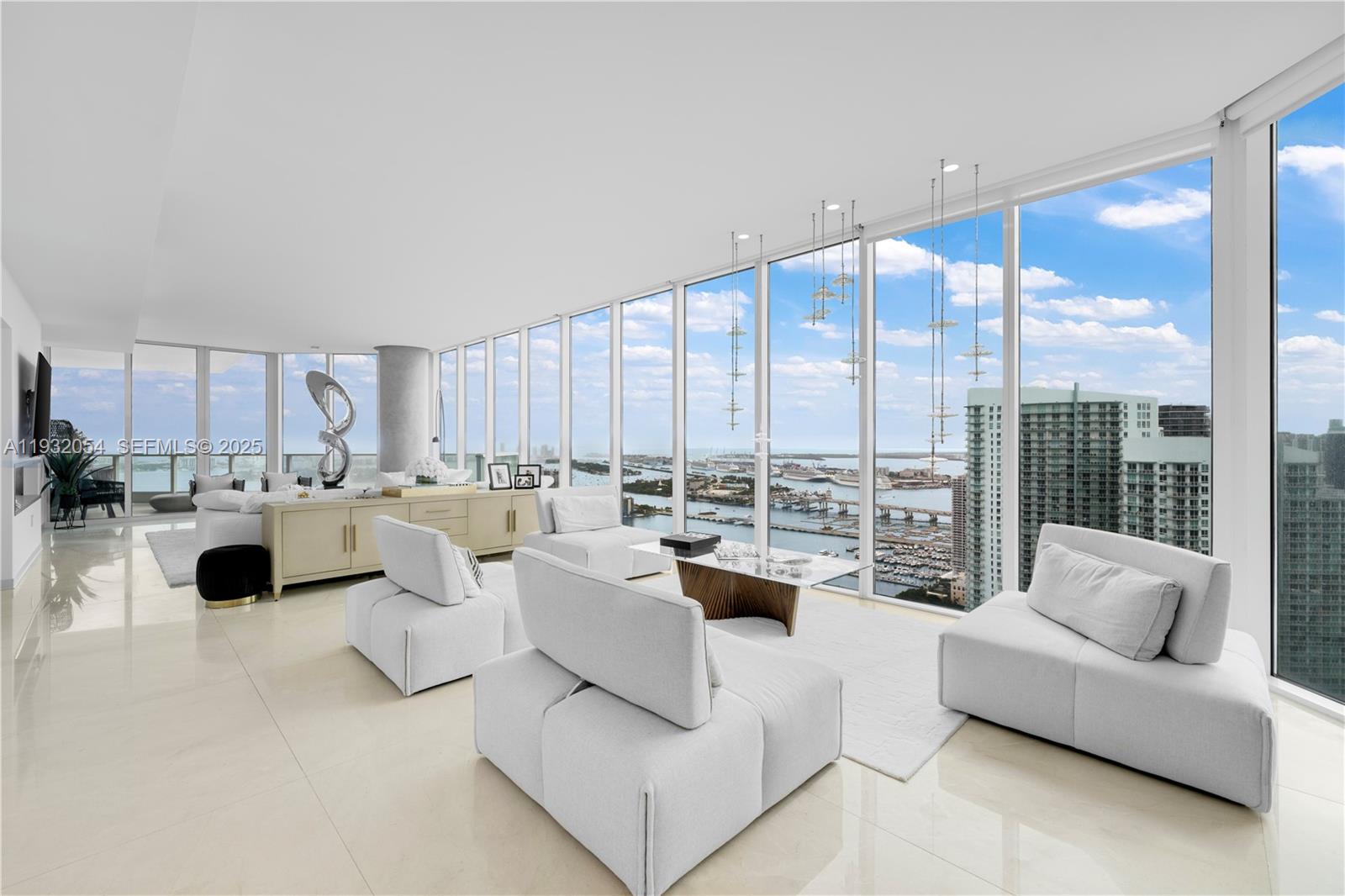 PARAMOUNT BAY CONDO - Residential