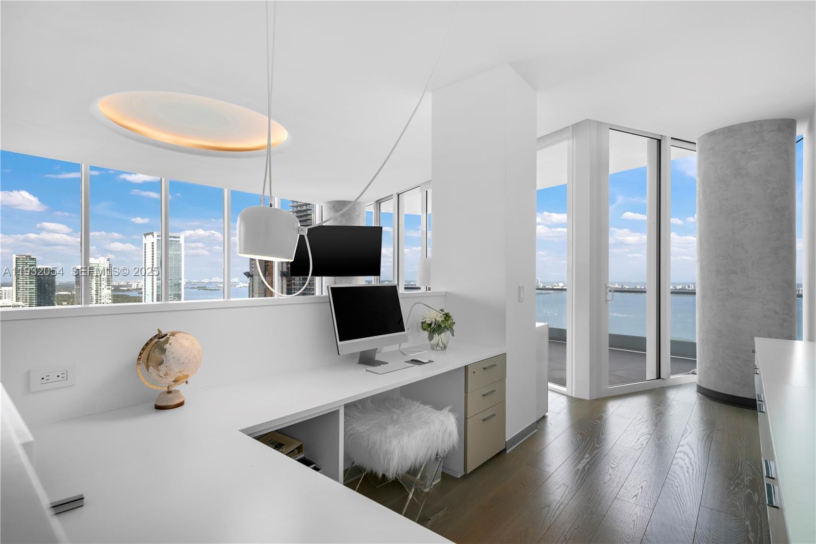 PARAMOUNT BAY CONDO - Residential