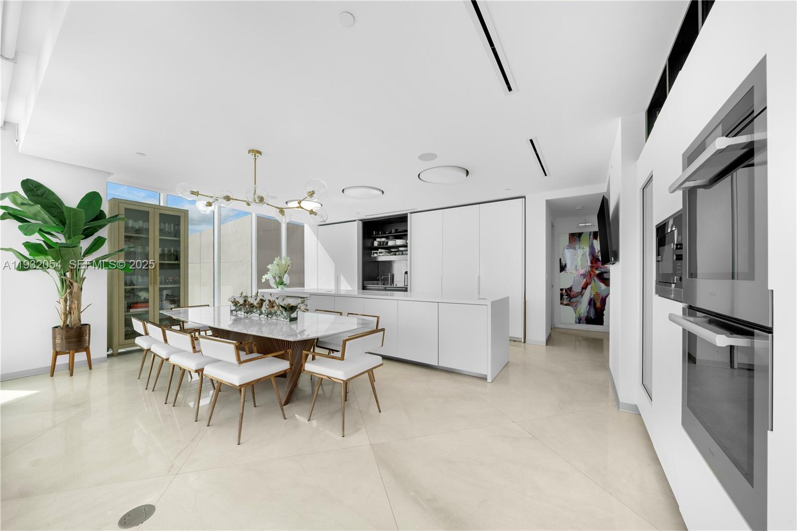 PARAMOUNT BAY CONDO - Residential