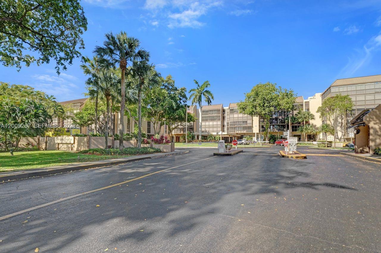 GRANDVIEW AT EMERALD HILL - Residential