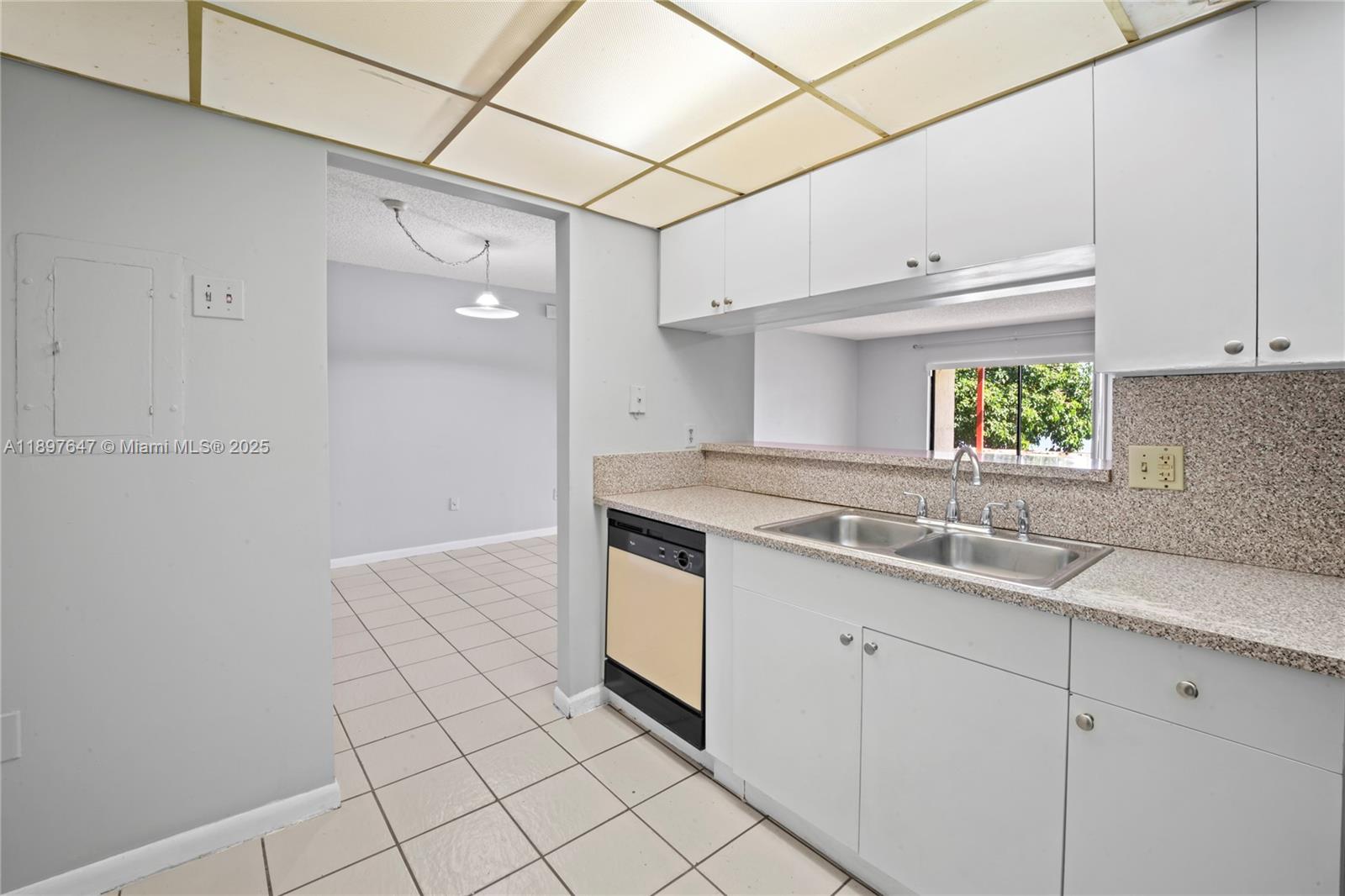 LAGO DEL REY CONDO #3 - Residential Lease