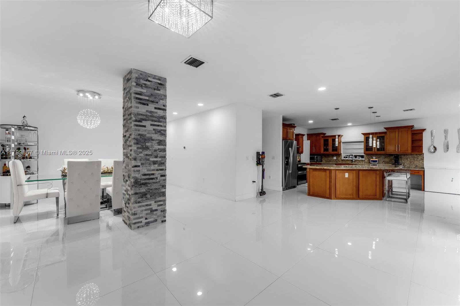 RIEUMONT ESTATES - Residential