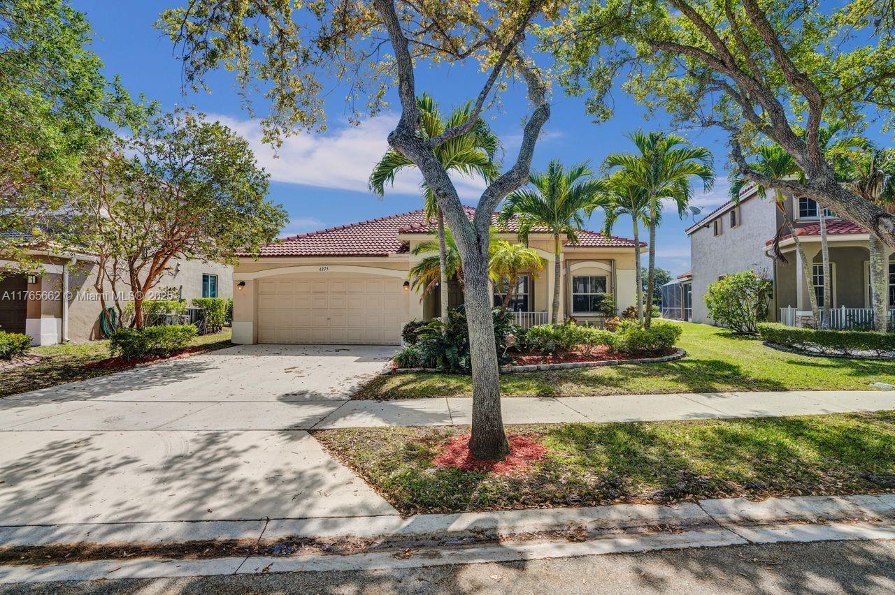 Property for Sale at 4275 Laurel Ridge Cir, Weston, Broward County, Florida - Bedrooms: 4 
Bathrooms: 3  - $890,000