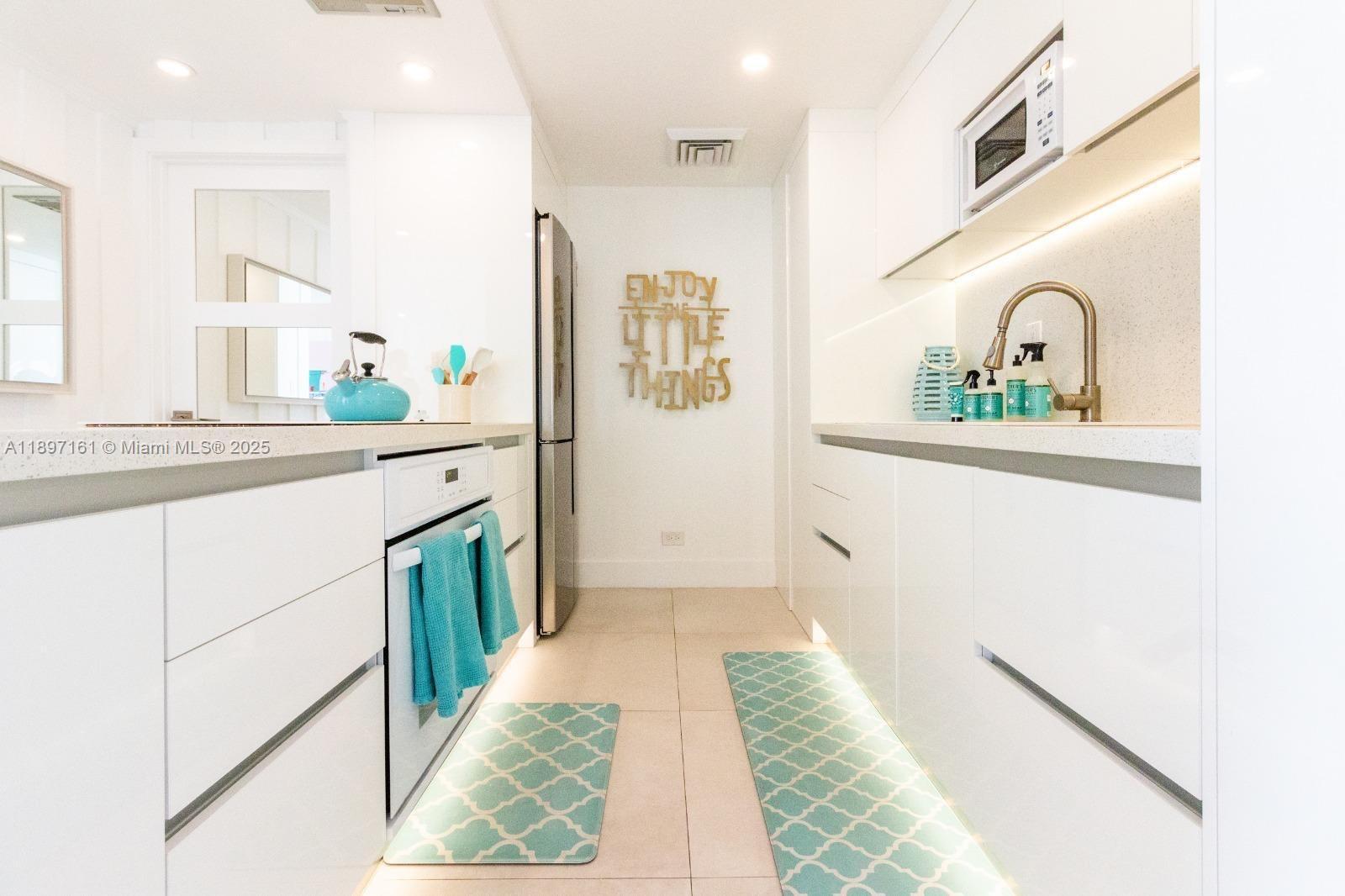 BRICKELL TOWNHOUSE CONDO - Residential Lease