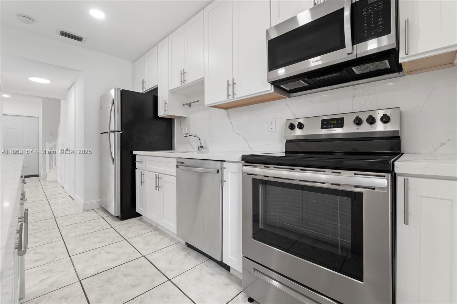 LESLIE ESTATES SEC SEVEN - Residential