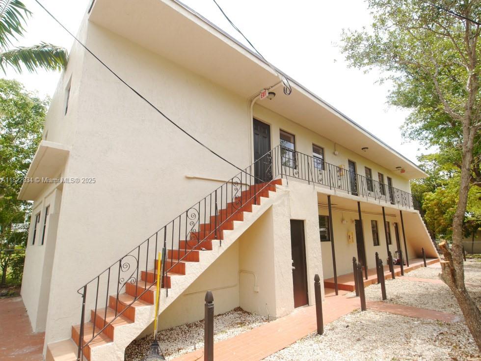 Rental Property at 6555 Sw 59th Pl 3, South Miami, Miami-Dade County, Florida - Bedrooms: 1 
Bathrooms: 1  - $1,500 MO.
