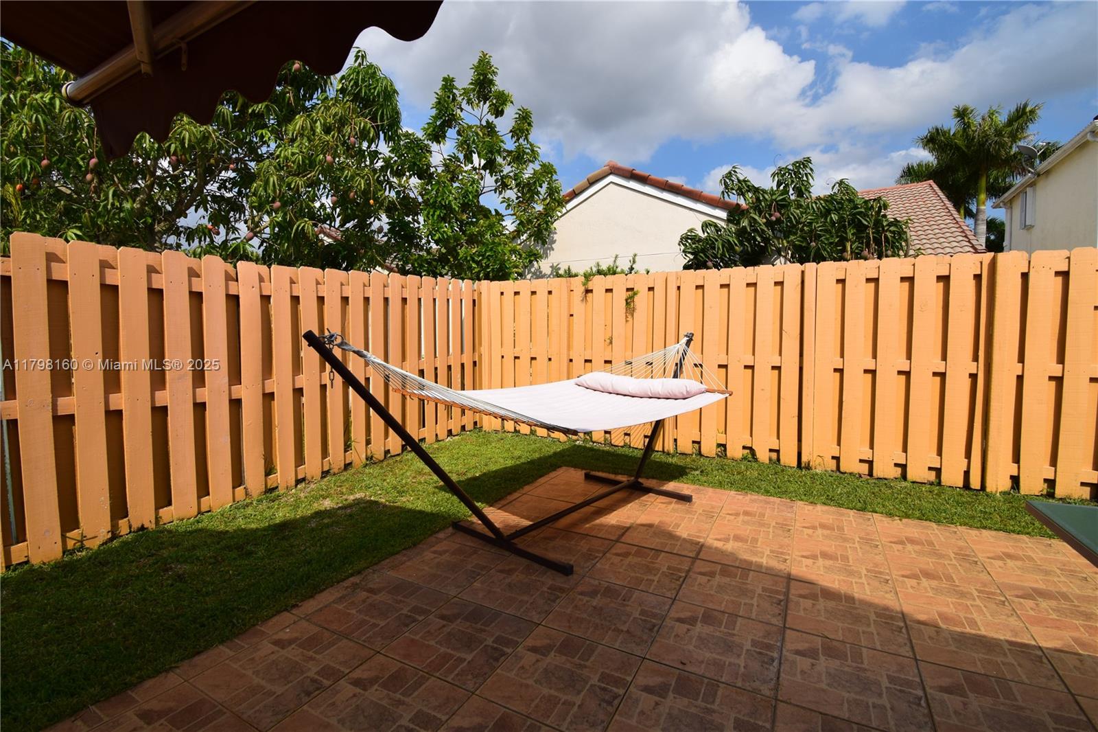 855 San Remo Dr 855