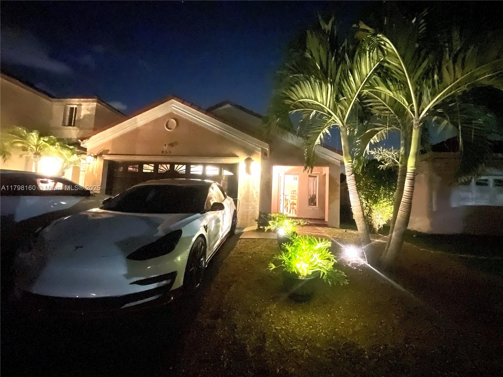 855 San Remo Dr 855, Weston, Broward County, Florida - 3 Bedrooms  
2 Bathrooms - 