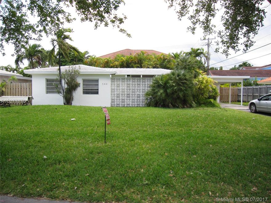 LOVELY KEY BISCAYNE BEACH STYLE 2300 SQ FT HOUSE FOR RENT 3 BEDROOMS AND 2 BATHROOMS PLUS DETACHED 4TH BEDROOM/OFFICE. ITALIAN KITCHEN WITH SUBZERO FRIDGE, MIELE OVEN, LIVING ROOM  AND LARGE FAMILY ROOM AND DINING AREA OPENING TO HUGE OUTDOOR SCREENED PATIO AREA. GREAT  CASUAL FAMILY HOME. WALK TO SCHOOL AND SHOPS . BEACH CLUB MEMBERSHIP