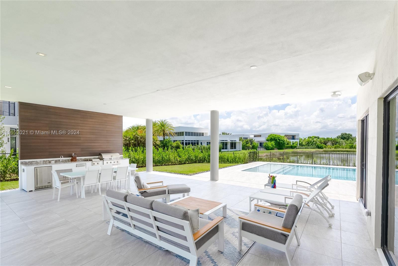 WESTON ESTATES - Residential