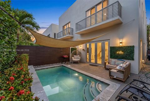 3055 Carter St 3055 Miami FL 33133