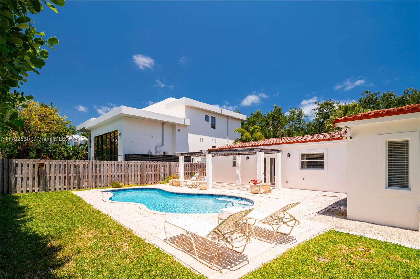 TROPICAL ISLE HOMES SUB 4 - Residential