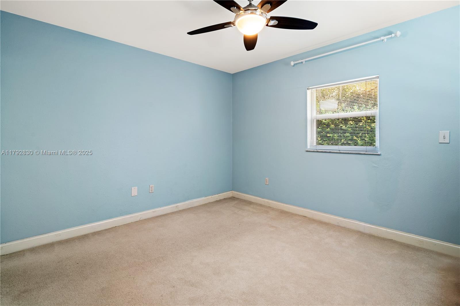 TROPICAL ISLE HOMES SUB 4 - Residential