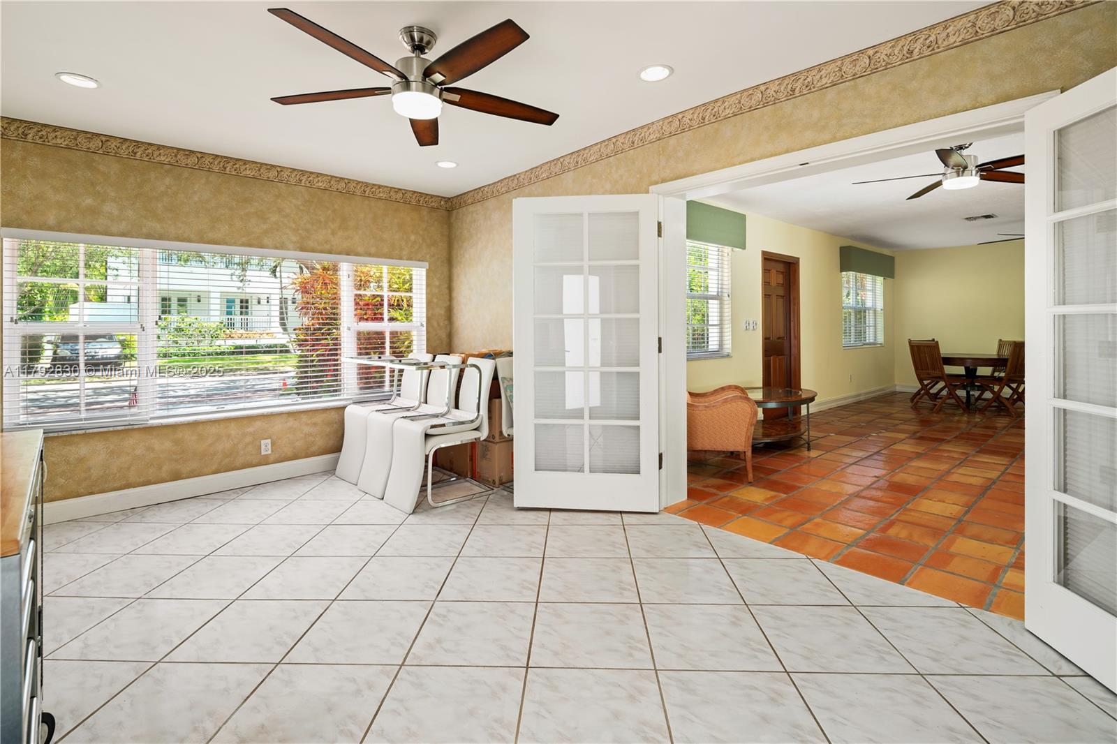 TROPICAL ISLE HOMES SUB 4 - Residential