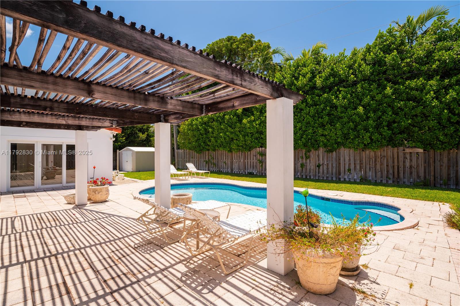 TROPICAL ISLE HOMES SUB 4 - Residential