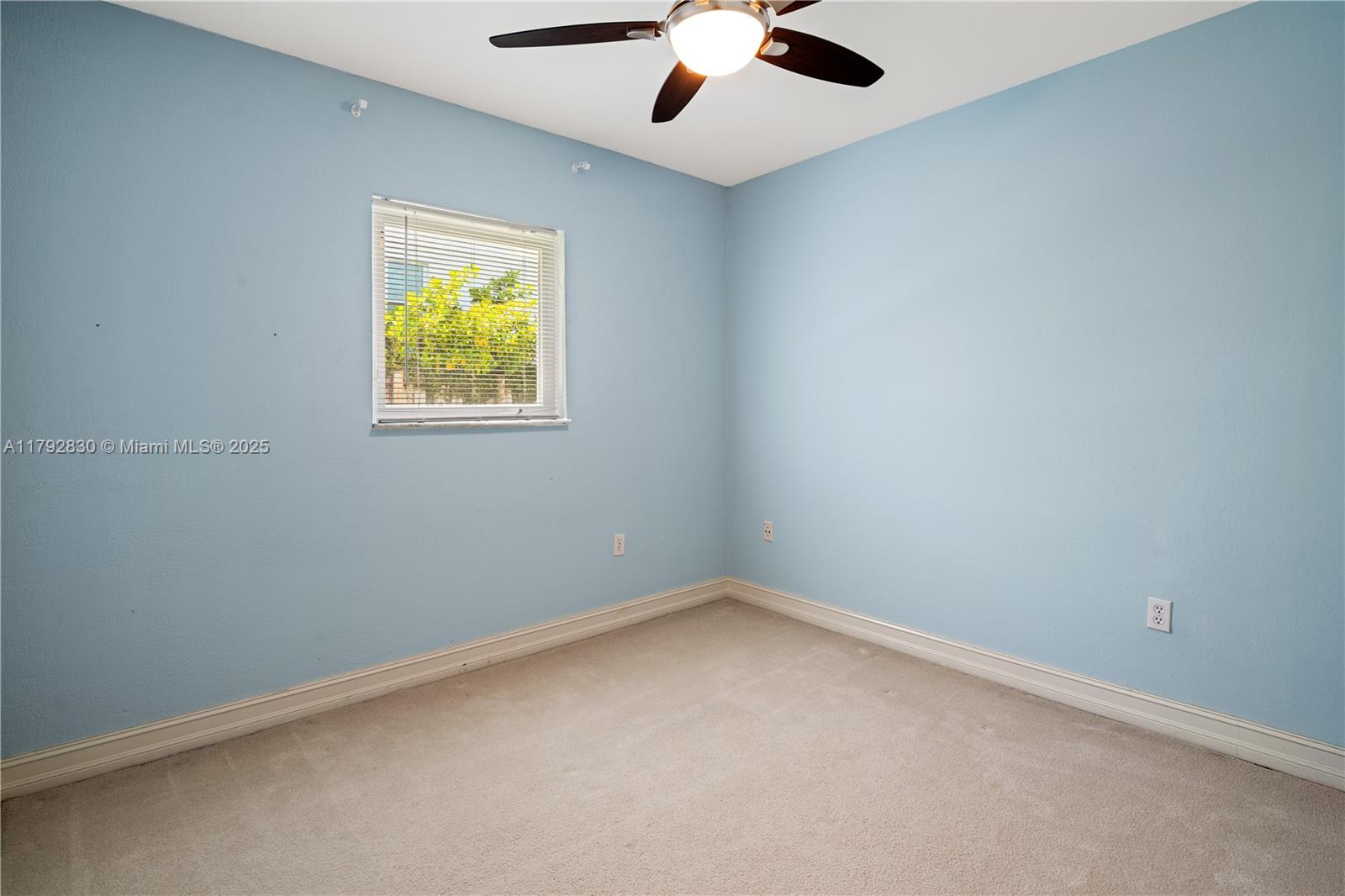 TROPICAL ISLE HOMES SUB 4 - Residential