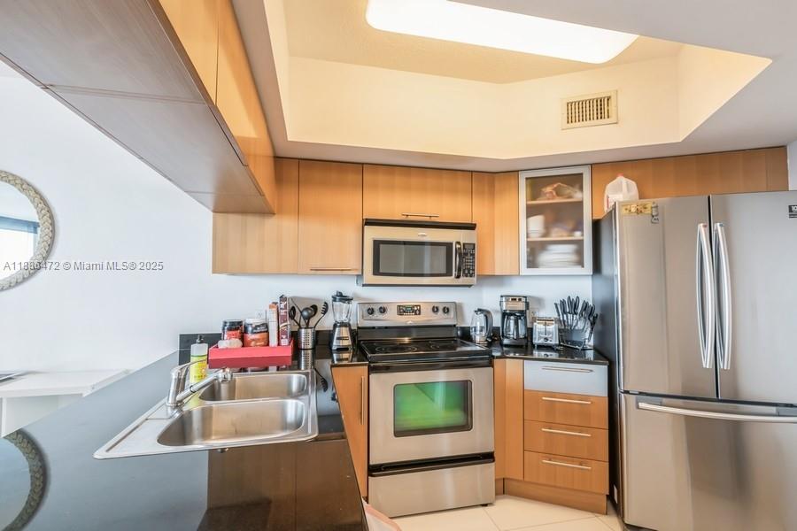 OPERA TOWER CONDO - Residential